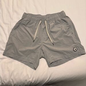Vuori Men’s Kore Shorts (No Liner) Sky Grey